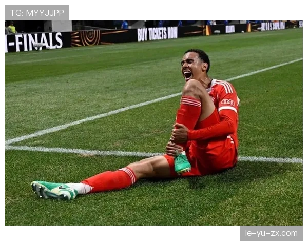 穆西亚拉如何应对多位置挑战：拜仁新星的战术适应性分析