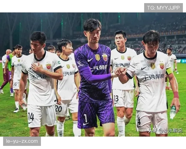 中超激战正酣，争冠保级形势胶着引关注