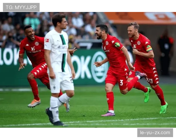 美因茨中路渗透战术成德甲赛季亮点：高效进攻背后的战术革新